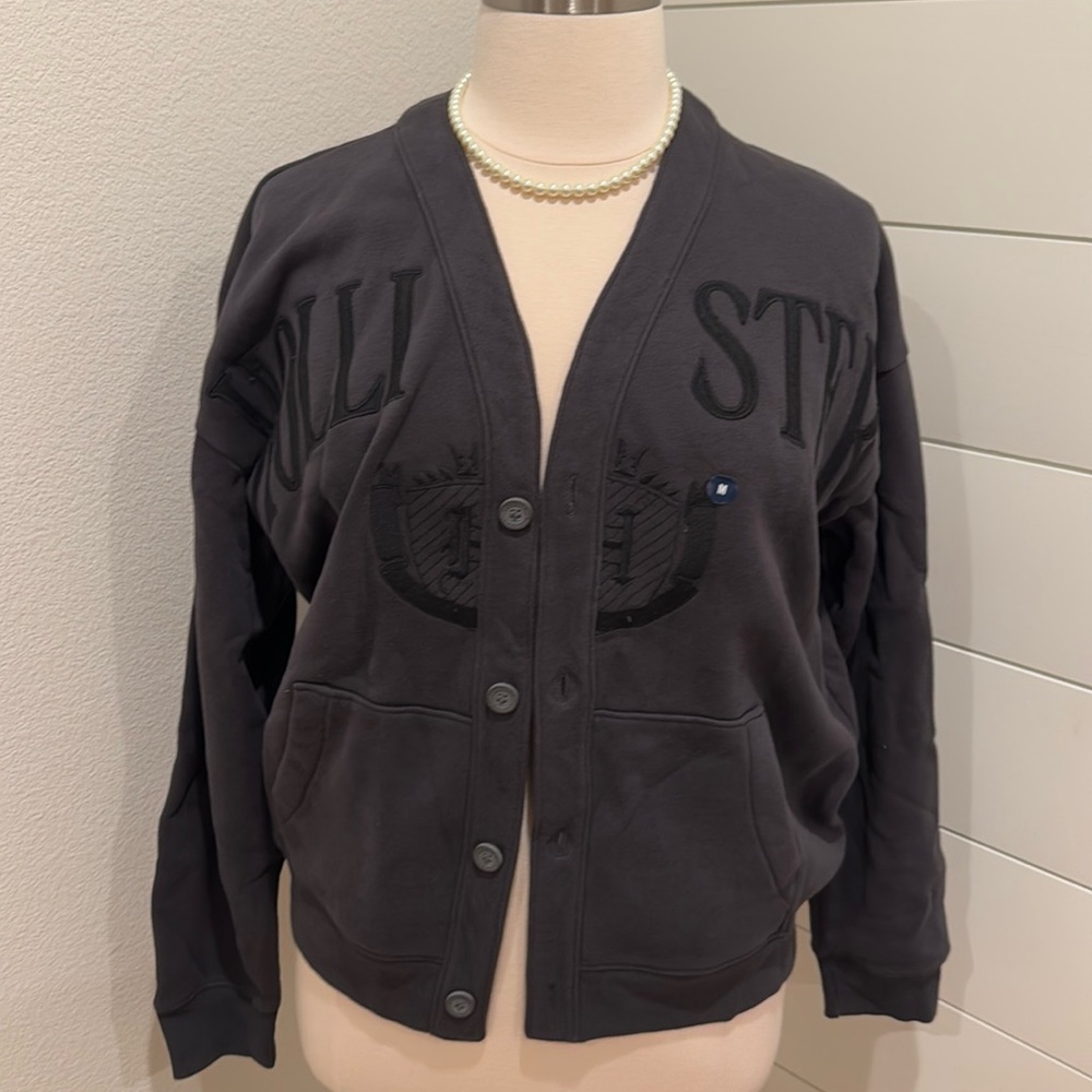Hollister Varsity cardigan medium gray sweater unisex